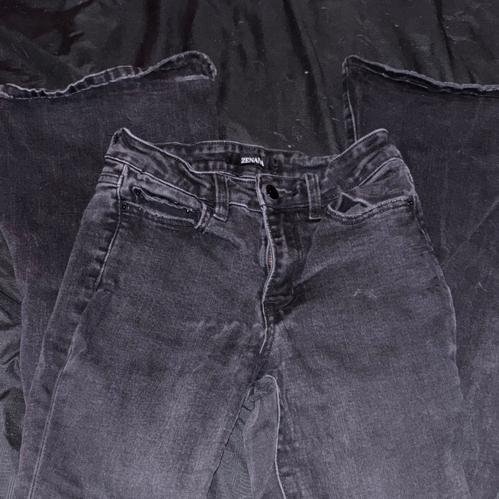 Zenna plain black super flares